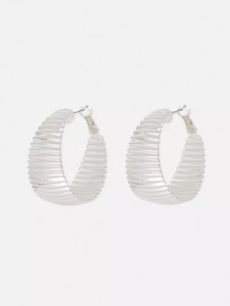 Metallic Ridge Hoop Earrings